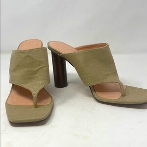 J. Crew Tan Canvas Thong Round Heeled Sandals Size 10.5 Excellent Condition